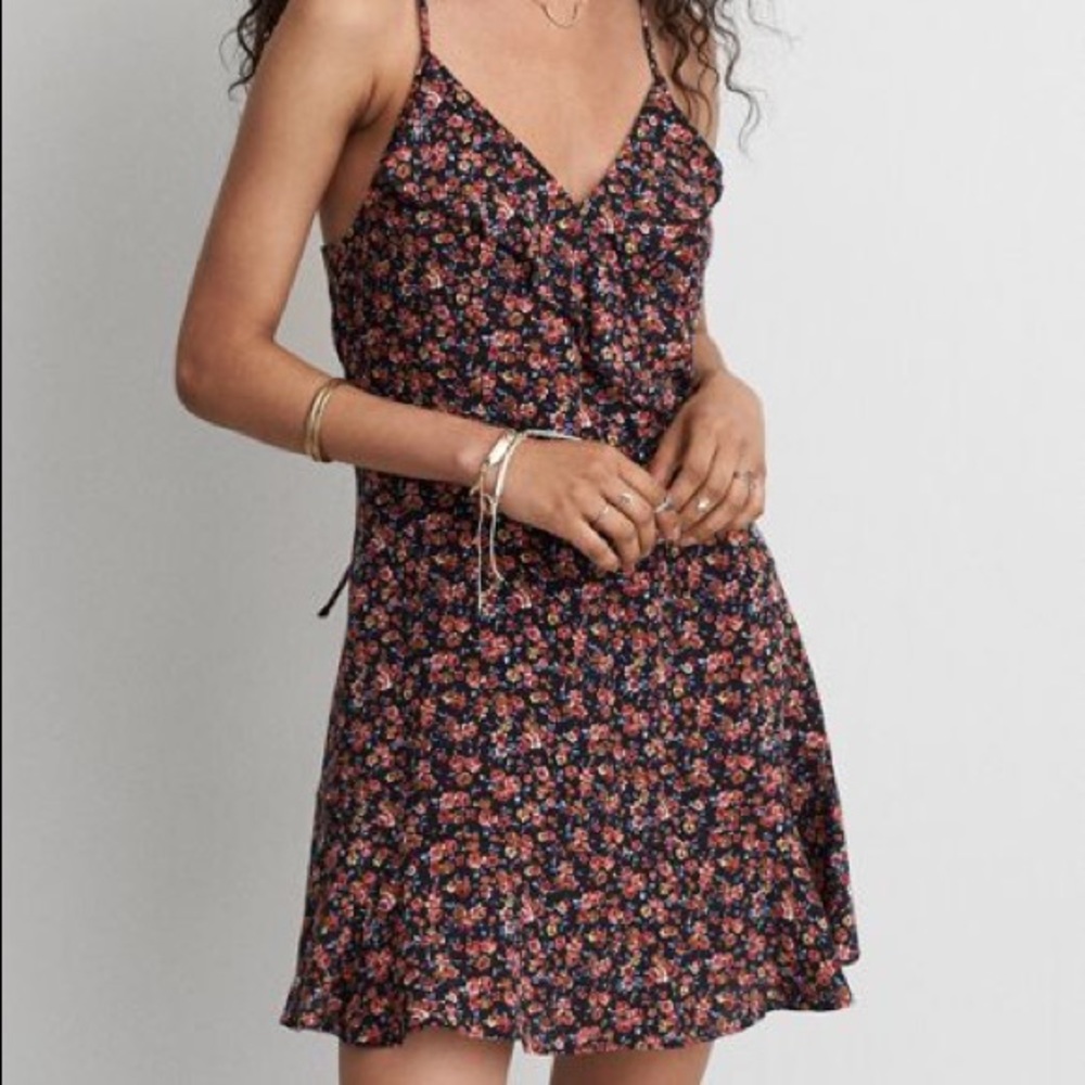 🎉🎉HP🎉🎉 Lace-Up Back Dress